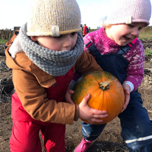 Load image into Gallery viewer, besser. mini stripe beanie argan & ozone