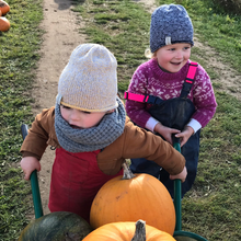 Load image into Gallery viewer, besser. mini stripe beanie pacifique & ozone