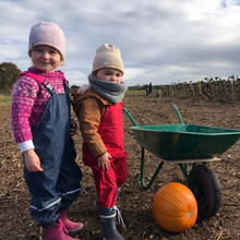 Load image into Gallery viewer, besser. mini stripe beanie rose & ozone