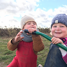 Load image into Gallery viewer, besser. mini stripe beanie argan & ozone