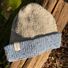 Load image into Gallery viewer, Contrast cuff beanie cielo