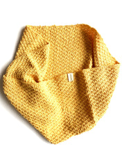 Load image into Gallery viewer, betra. short loop scarf argan