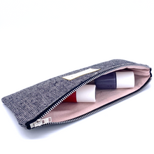 Load image into Gallery viewer, crayon black make-up / pencil case