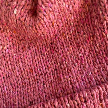 Load image into Gallery viewer, meglio. rosa beanie
