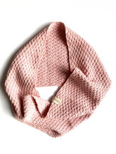 Load image into Gallery viewer, betra. short loop scarf rose
