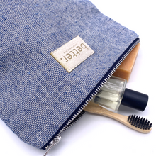 Load image into Gallery viewer, Lomme navy wash bag
