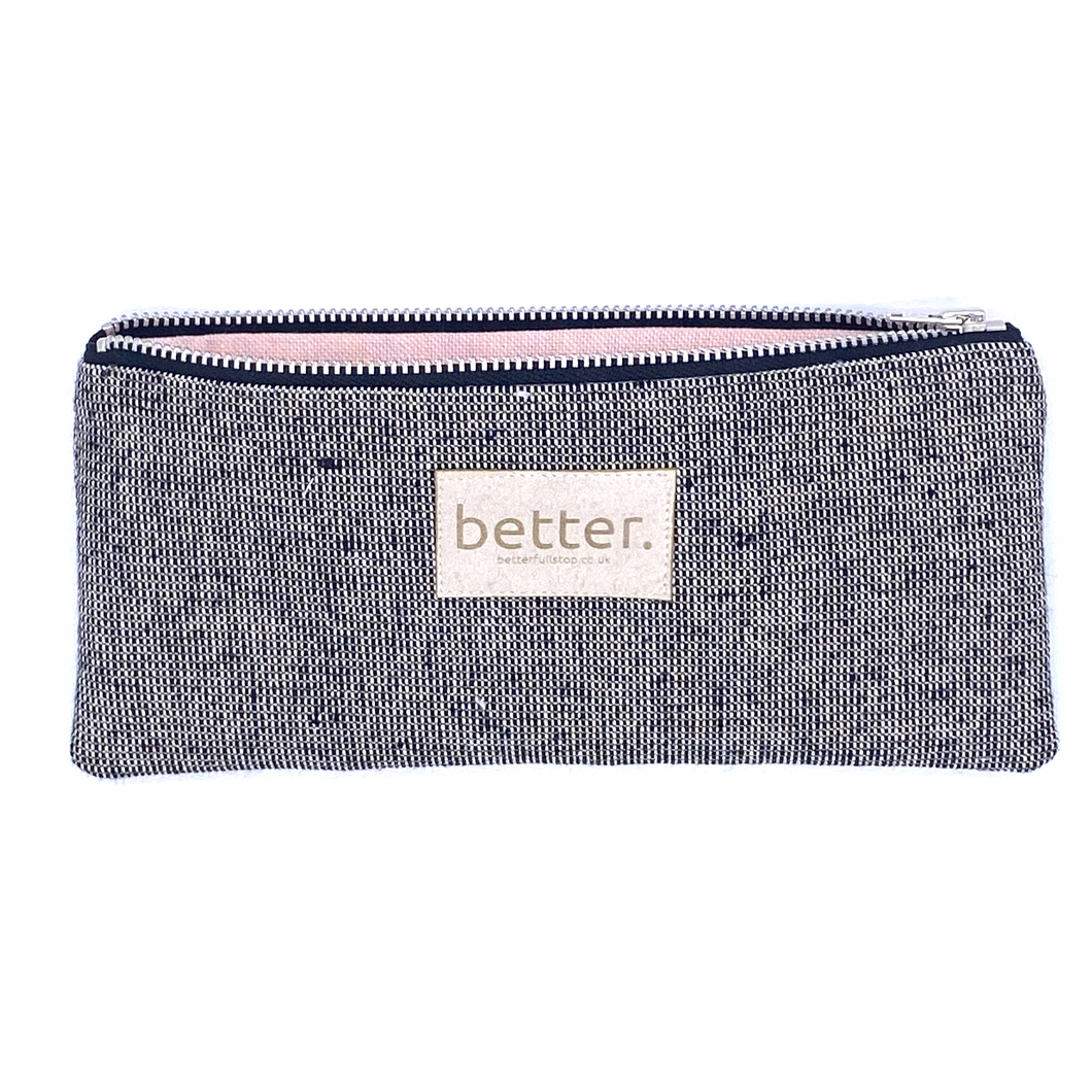 crayon black make-up / pencil case