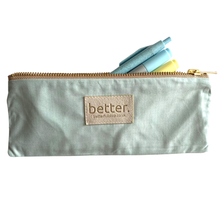 Load image into Gallery viewer, crayon arctique make-up / pencil case
